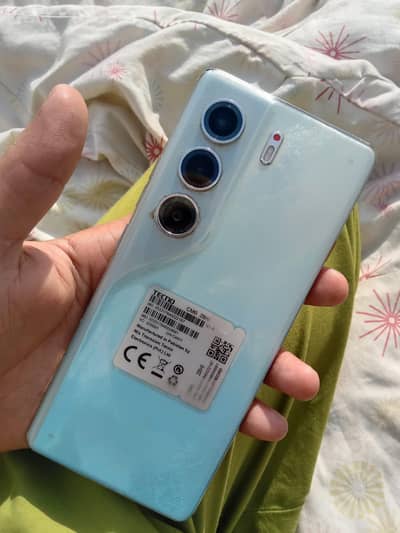 Tecno Camon 40 pro 8+8 256Gb