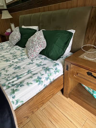 Interwood bed set urgent sale