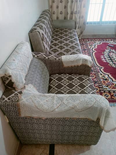 8 Seater Sofa set good condition. 3 seater sofacumbed.