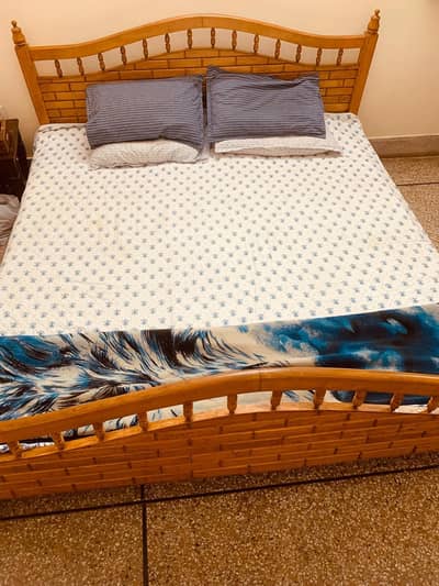 Elegant Double bed of china wood