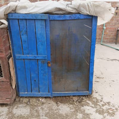 wooden cage perfect condition best for 4 to 5 hens