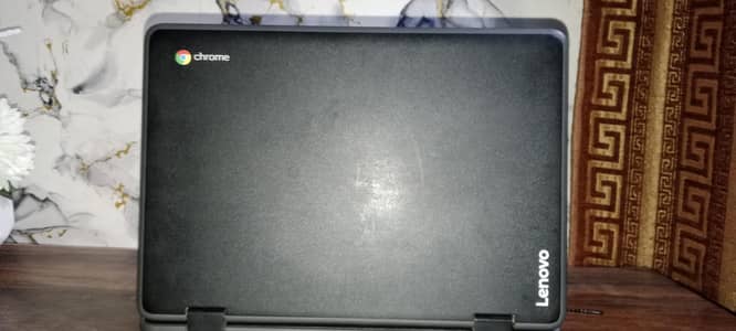 Lenovo Chromebook 300E 4GB RAM 32GB Storage 11.6" Display 360 Rotablr