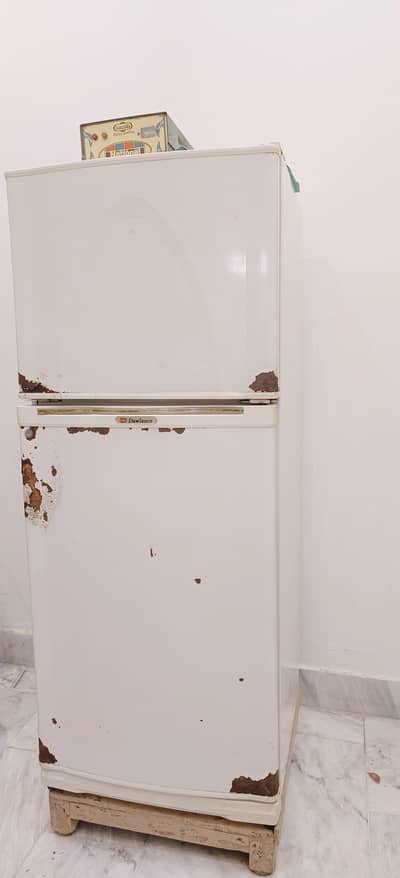 dawlance refrigerator/ fridge