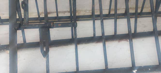 Iron grill for garden keyari