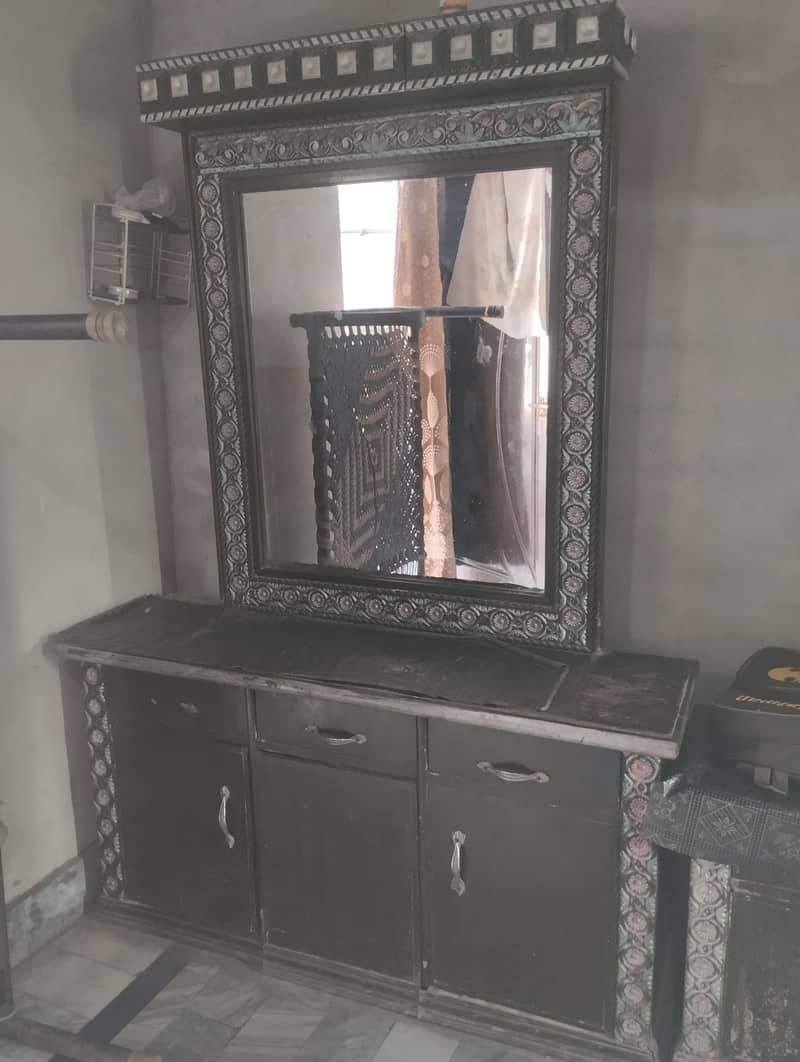dressing table 0
