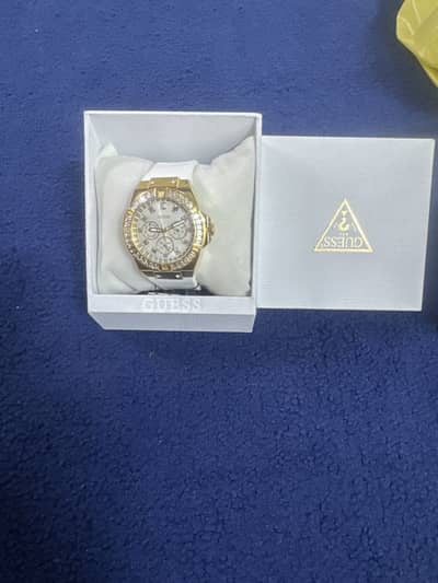 Guess women watch