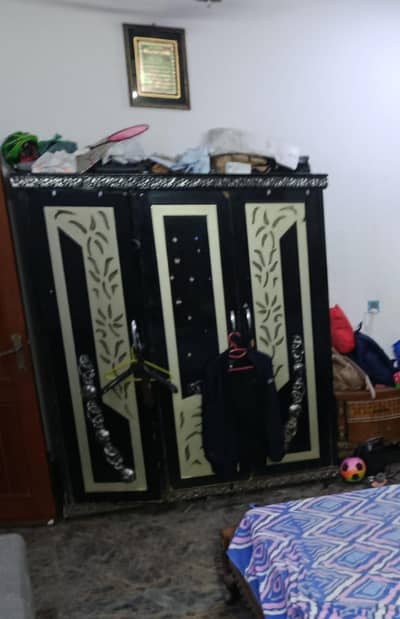 almari aur bed  for sale
