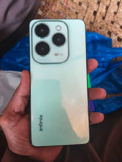 Infinix hot 40 8+8 256 box hi chagar nhi hi