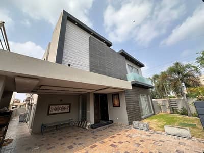 PHASE 6 1-KANAL BRAND NEW FULL BASEMENT FULLY FURNISHED BUNGALOW WITH 6 BEDROOMS IS AVAILABLE FOR SALE.