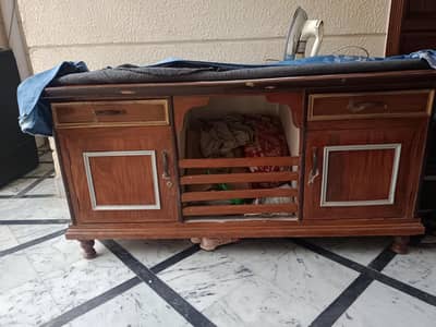 iron stand in good condition