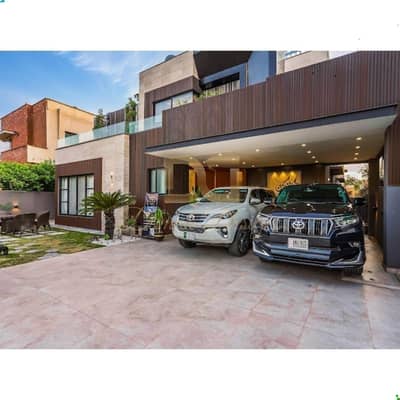 PHASE 7 1-KANAL BRAND NEW FULLY MAINTAINED BUNGALOW IS AVAILABLE FOR SALE.