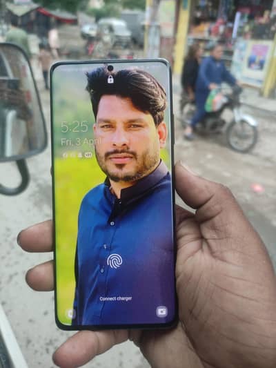 9/10 condition non pta excellent bettry time 10/10  camera 128 gb