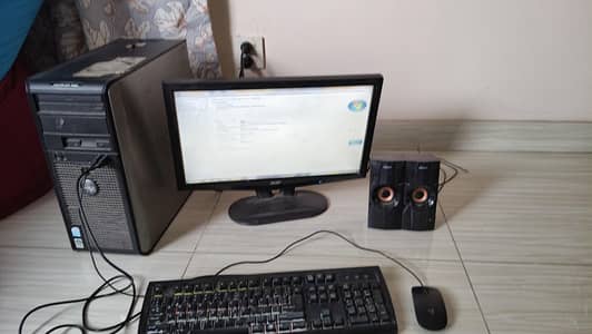 computer Intel core 2 due 2 GB 256 GB with LCD