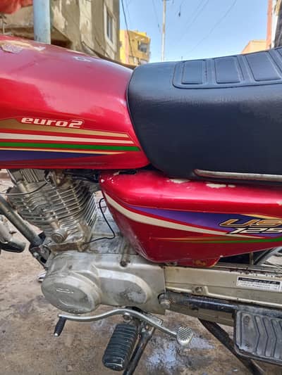 2018 model hai gari me koi b kam nhi he