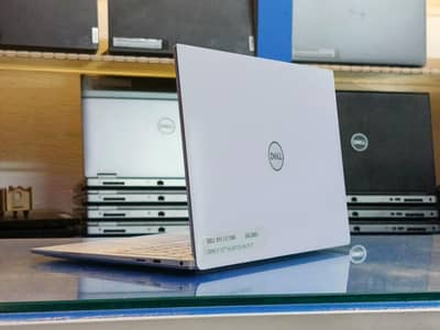 Dell XPS 13 10th Gen i7 10th Gen 16gb Ram 512gb SSD  white Color