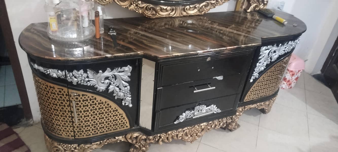 bed set and dressing table 1