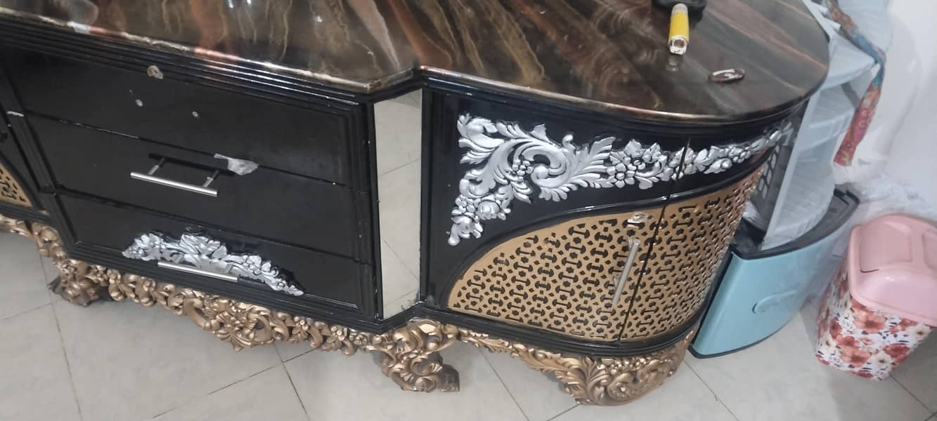 bed set and dressing table 2