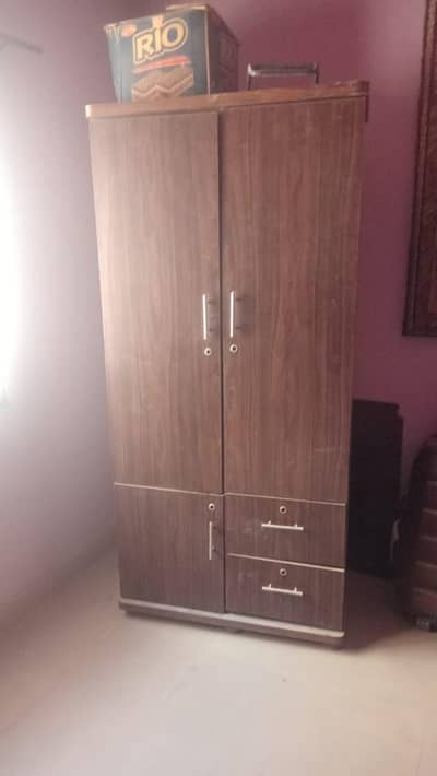 urgent sale Almarii good condition 10/8