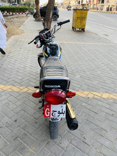 Honda 125 2016 model argent sell tank kie side cover original hy is ka