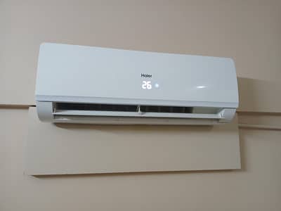 HAIER SPLIT AC 1 TON SLIGHTLY USED