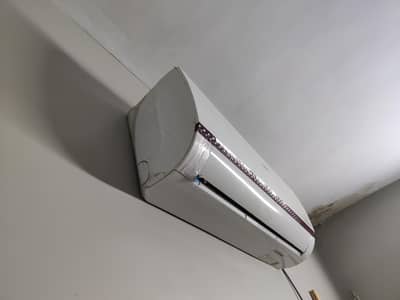 Haier DC inverter AC 1 Ton. 16 months used.