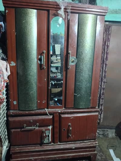 sale for almari lohe ki moti chadar he all ok he 4 lock new lage ge