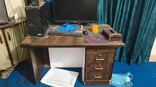 office chair Sath table
