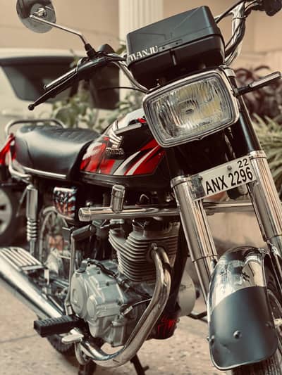 Honda 125 black edition