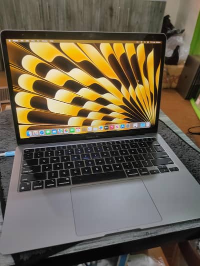 M1 air 16gb ram 256 SSD 13inch 2020