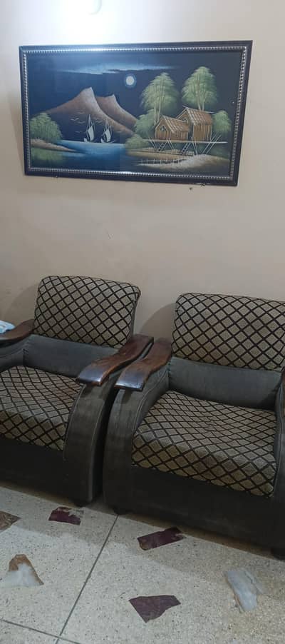 5 seatr sofa single tow best condition main hain