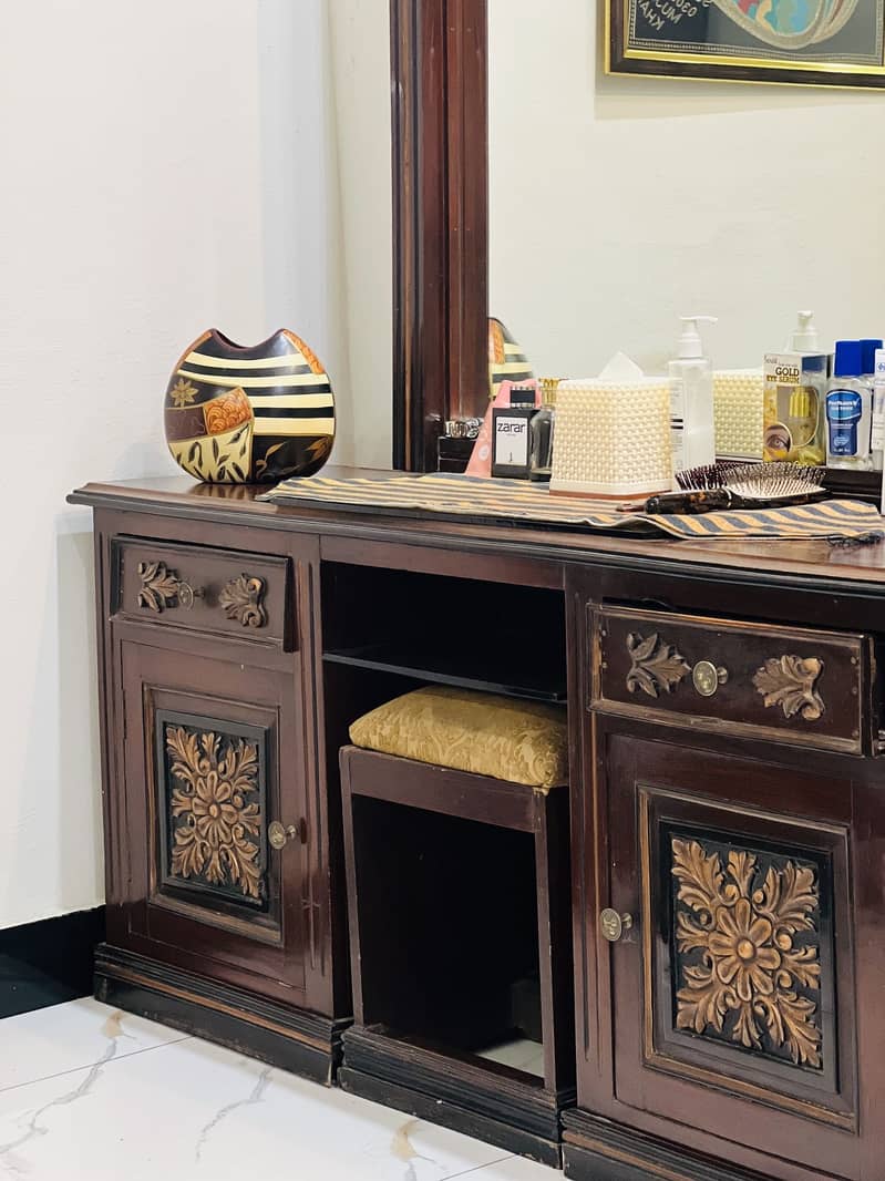 Dressing Table 1