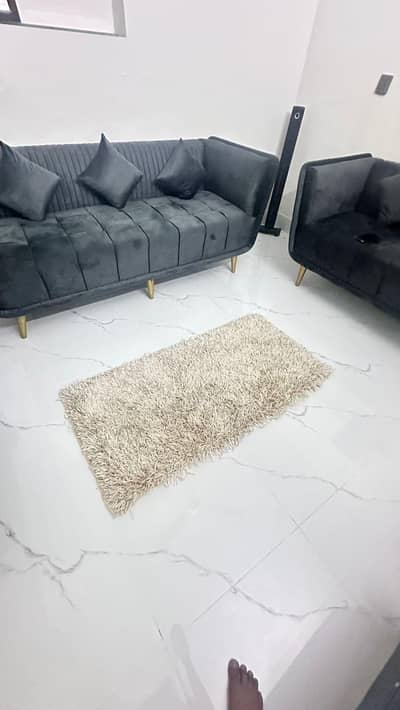 Shaggy Center piece white