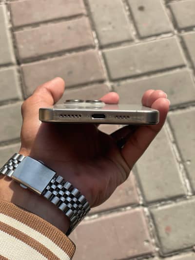 iPhone 15 pro max 256gb 89 heath water pack with box