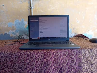 hp i3 7 generation 10/10 btry time 8 hours 8gp 256 SSD+ 500 go had