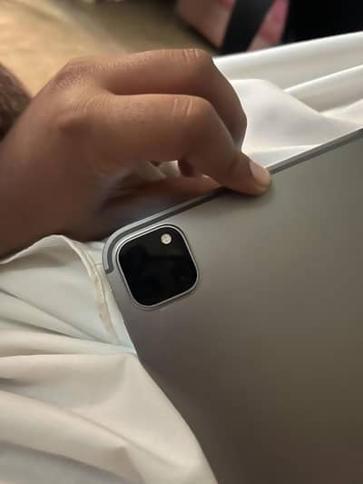 Ipad Pro m2 cellular non pta non working on off button