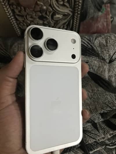 iPhone XR converted 17pro