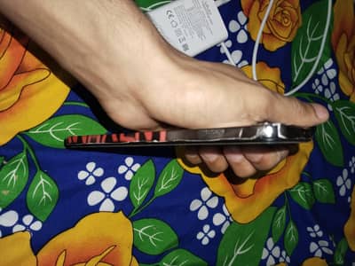 vivo v27e 8gb+8gb 256gb mobile aur charger hai box nahi hai NIC dunga