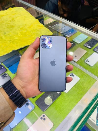 iPhone 11pro factory unlock battery health 87 non pta all ok colour gr