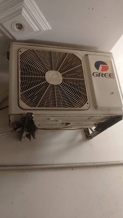 Urgent sale AC inverter gree