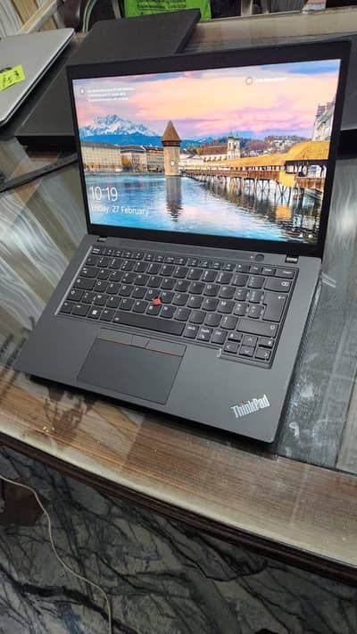 Lenovo thinkpad T14s Ryzen 7 5850u |16 gb ram | 256nvme