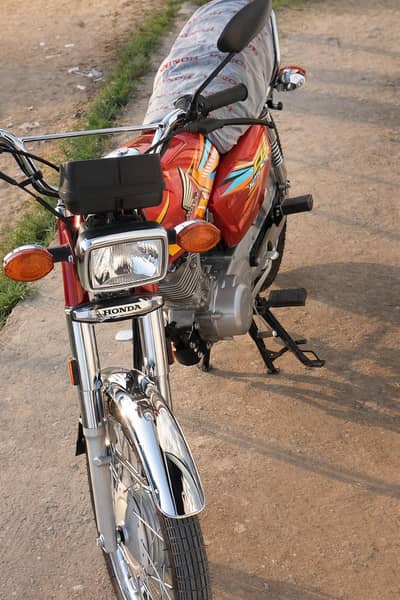 local invice mumtaz Honda showroom