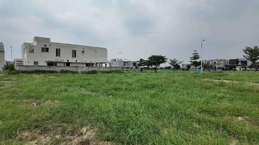 1 Kanal Beautiful Plot DHA Multan Block M