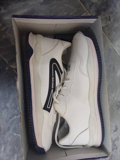 urgent sale/ broand shoes / sports and trips / new shoes /