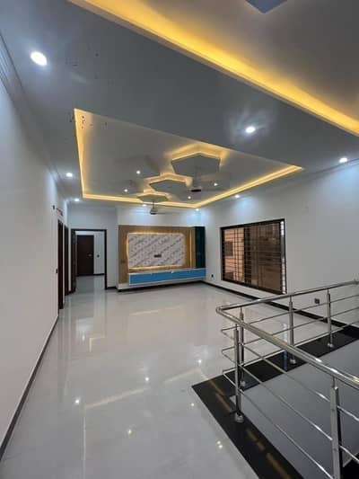 272sq yd 4 & 5 Bedrooms Luxury Villa FOR SALE. Adjacent to Jinnah Avenue, Easy access to Entrance facing GRAND MOSQUE. All facilities nearby and utilities present.