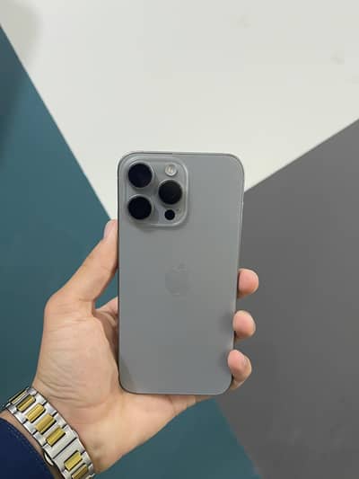 iPhone 15 Pro Max 256GB – Excellent Condition, Box Available