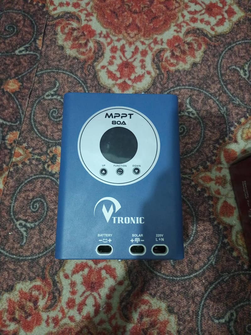 MPPT Solar Charge Controller 2