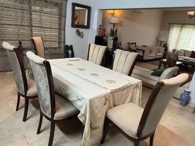 Dining Table Premium Quality