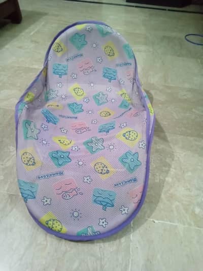 bathing seat and potty seat available