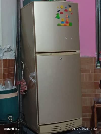 refrigerator used very good condition no defect.