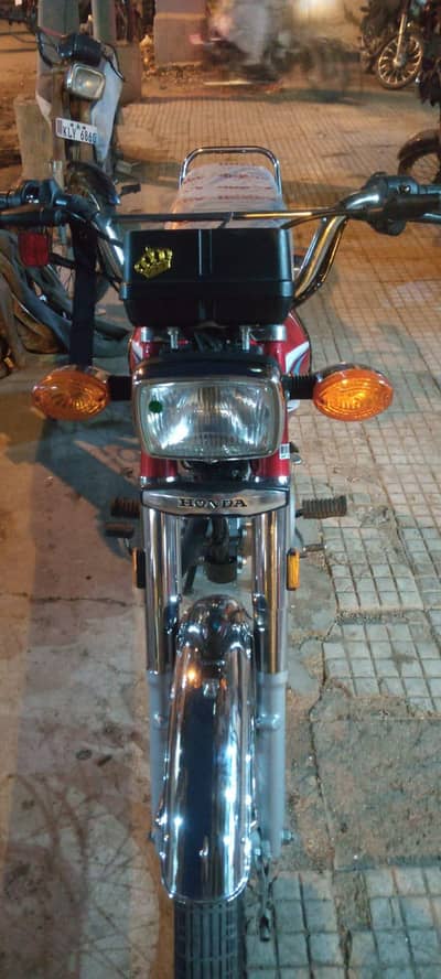 HONDA 125cc motor cycle